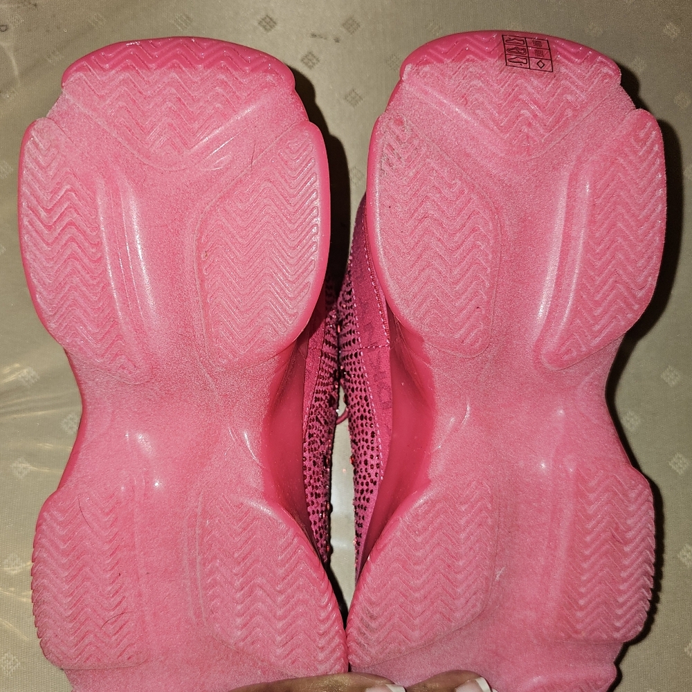 DKNY Pink Studded Sneakers Sz 9 - Picture 7 of 8